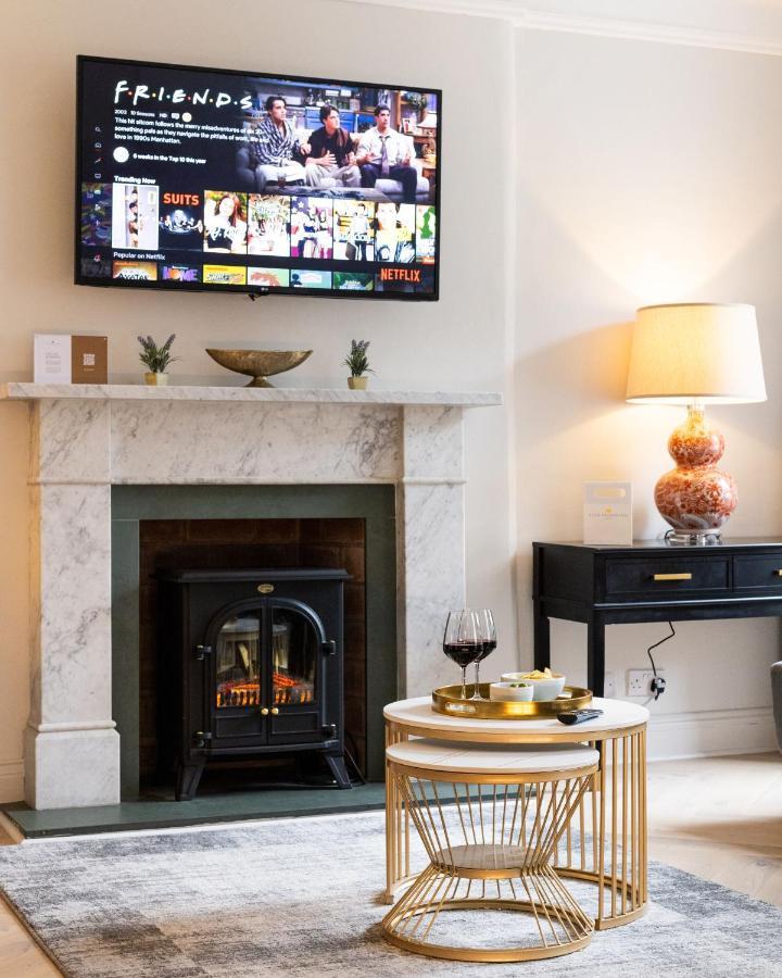 Righ Properties - Luxurious City Centre Three Bedroom Apartment エディンバラ エクステリア 写真