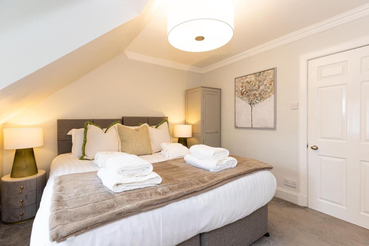Righ Properties - Luxurious City Centre Three Bedroom Apartment エディンバラ エクステリア 写真