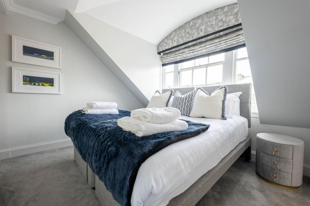 Righ Properties - Luxurious City Centre Three Bedroom Apartment エディンバラ エクステリア 写真