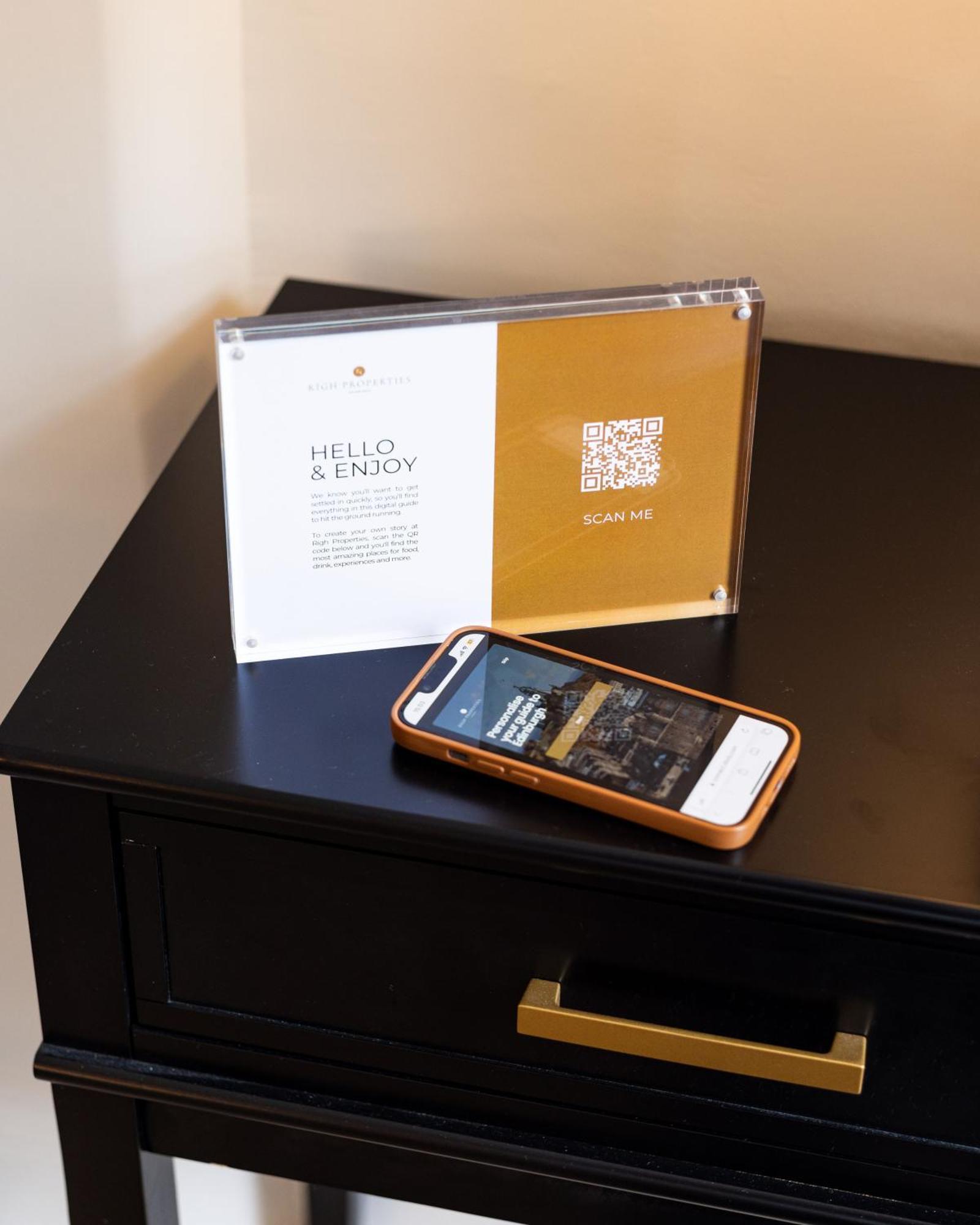 Righ Properties - Luxurious City Centre Three Bedroom Apartment エディンバラ エクステリア 写真